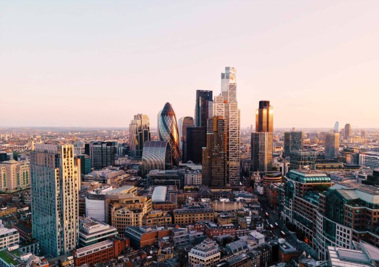UK employment,wage growth falls, US retail sales shine