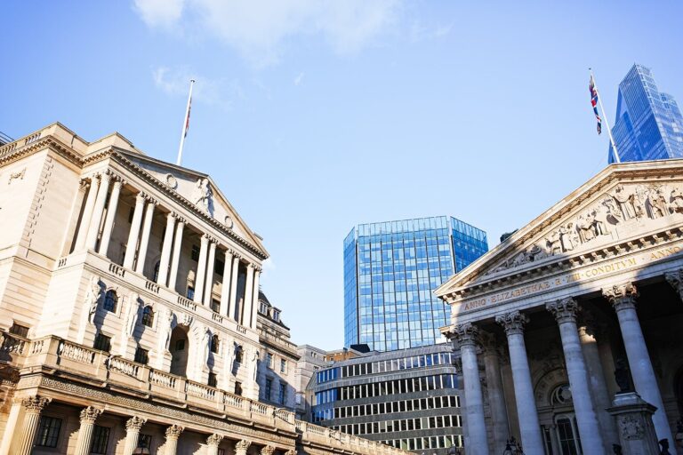Bank of England holds rates, British Pound slips